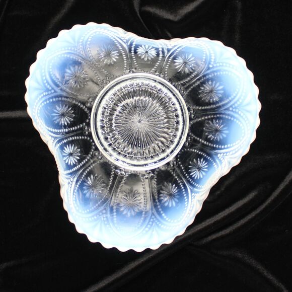 Vintage Northwood Opalescent Blue Glass Dish Ruffled Edge Spokes & Wheel Pattern - Picture 3 of 5